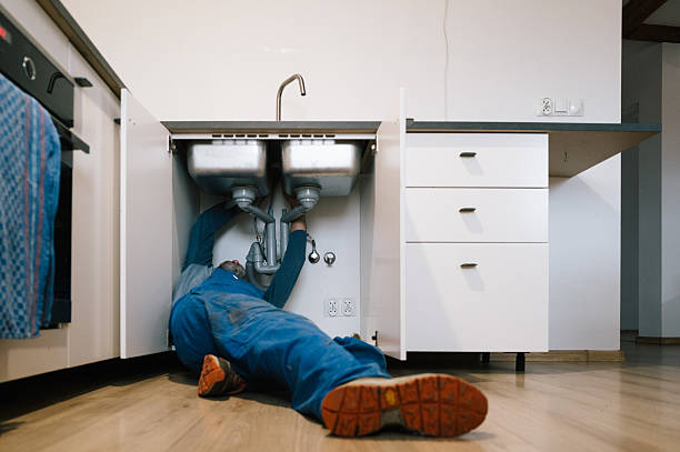 Professional Emergency Plumber technician working in Wyoming, OH